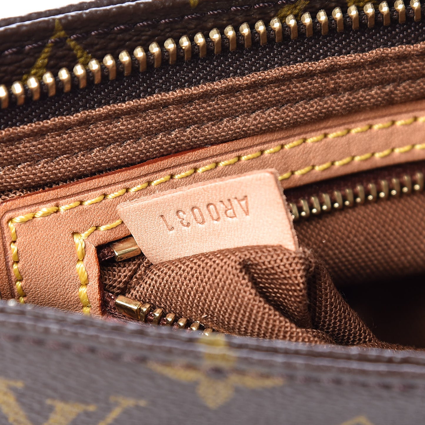 Monogram Trotteur