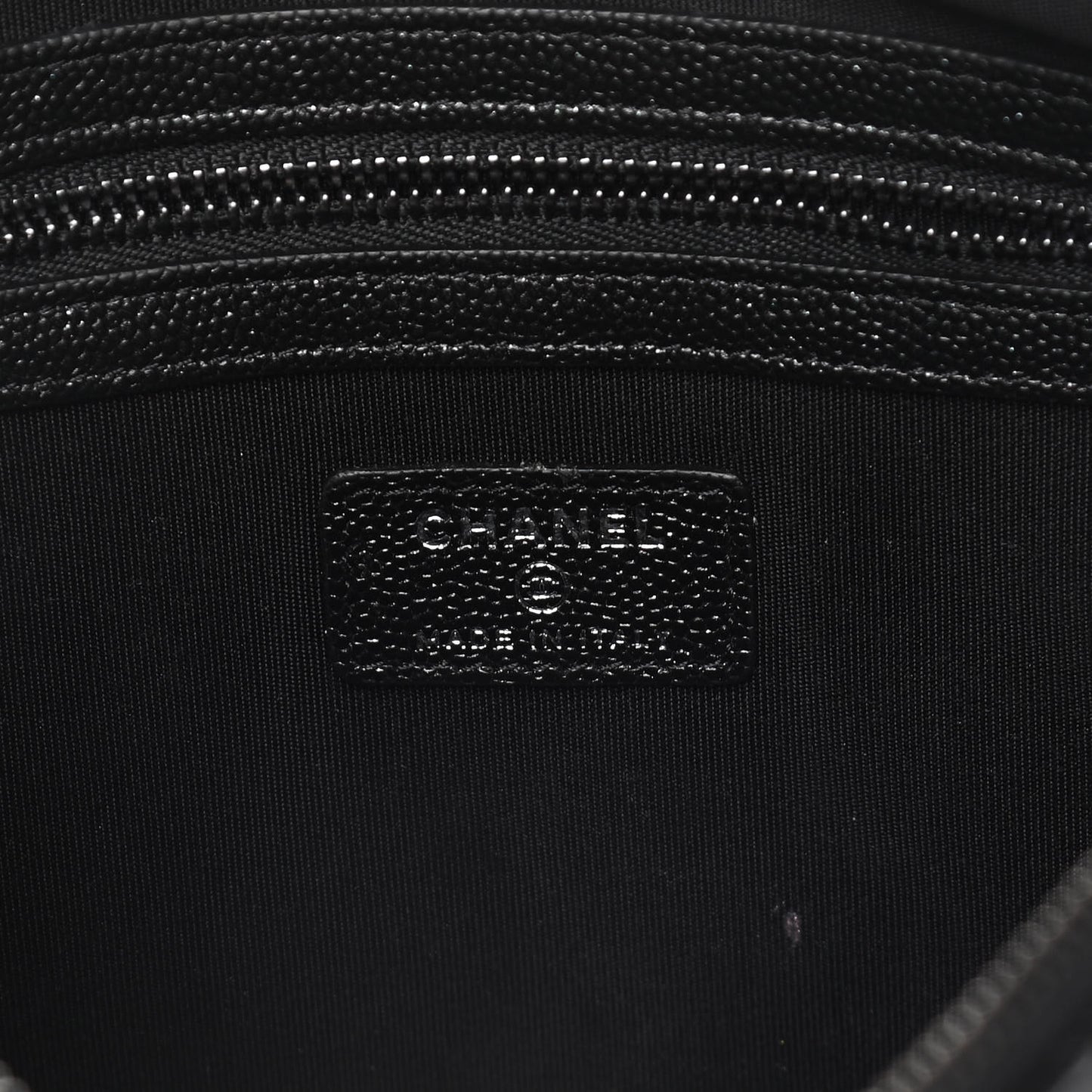 Caviar Quilted Medium Cosmetic Case Black