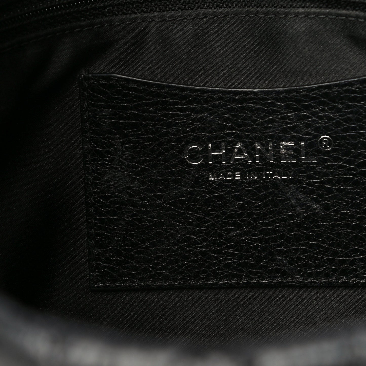 Glazed Calfskin Stitched On The Road Flap Black