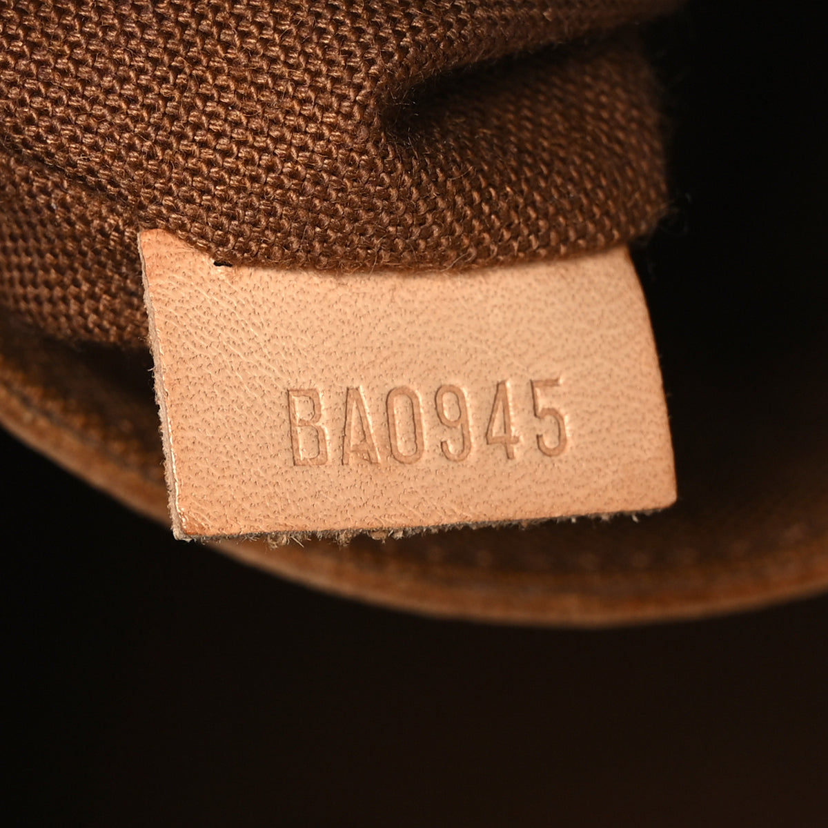 Monogram Alma MM