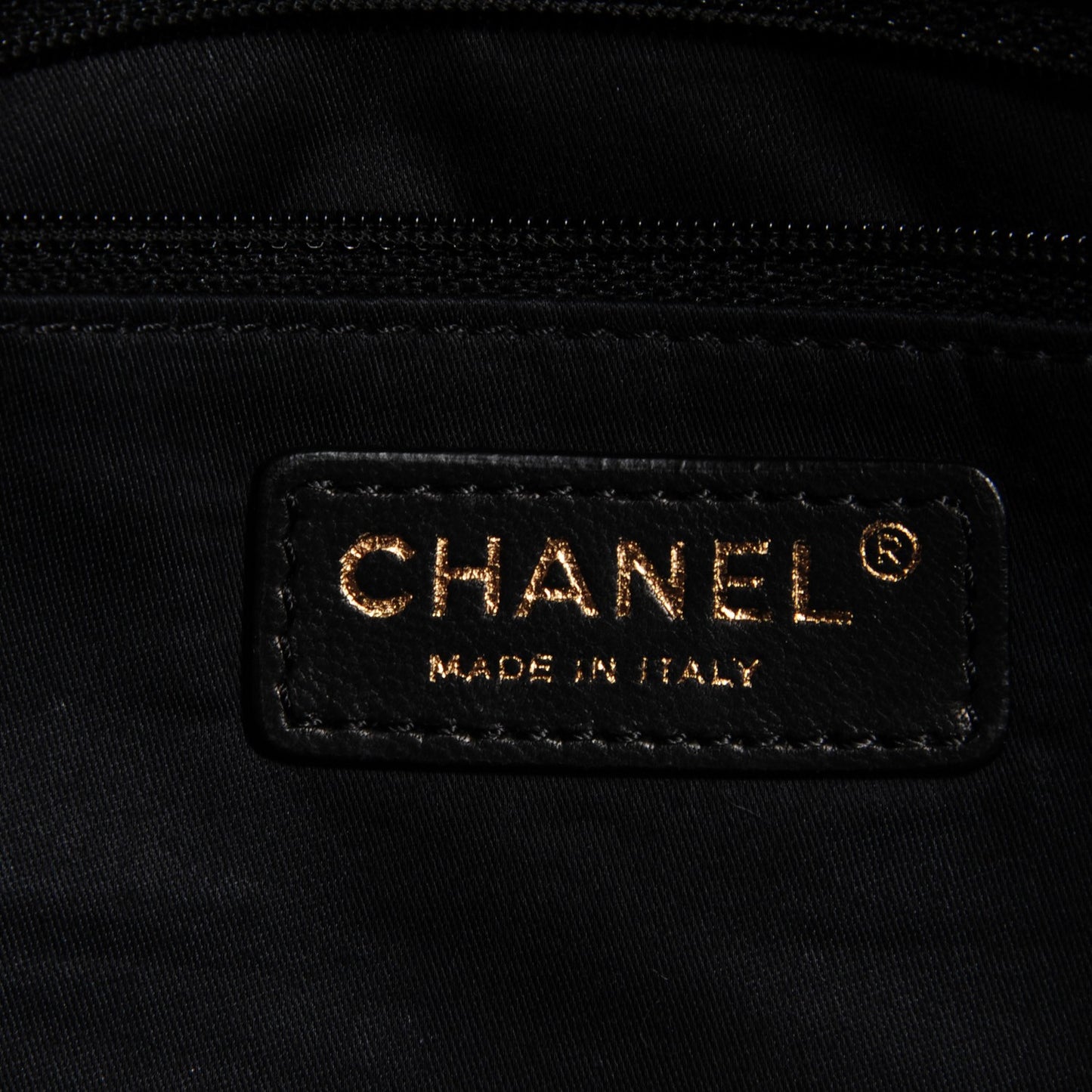 Lambskin Quilted Cruise Charm Medium Single Flap Black