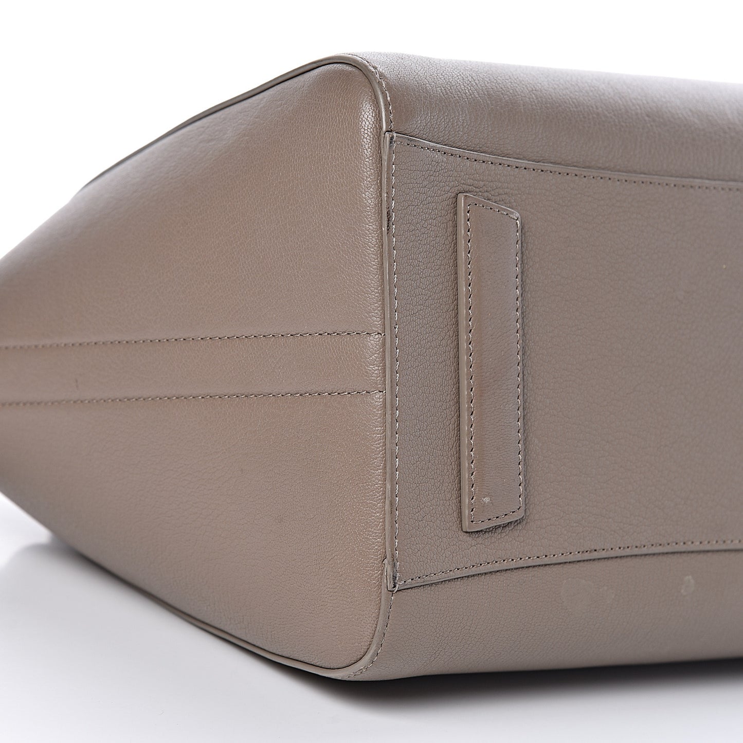 Sugar Goatskin Medium Antigona Sand