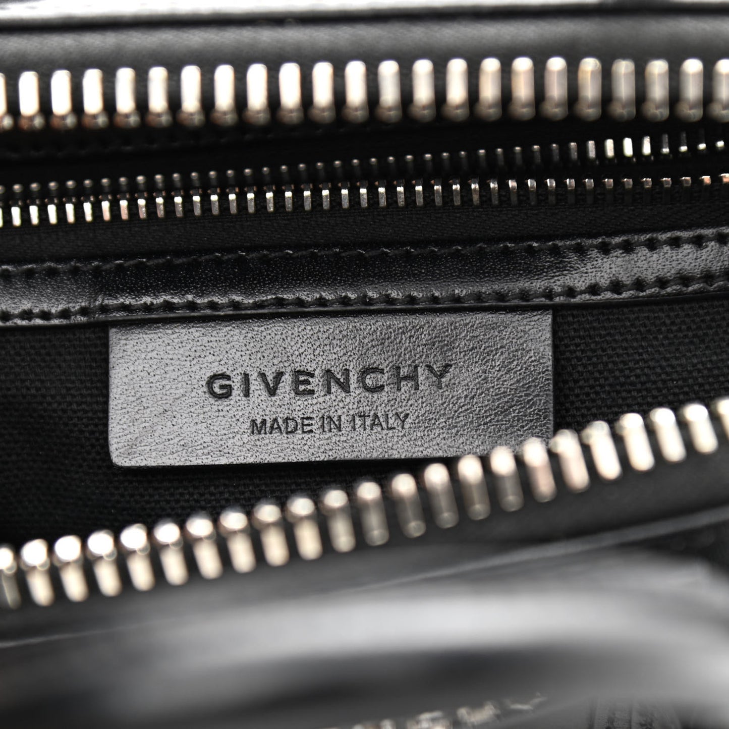 Shiny Lord Calfskin Mini Antigona Black