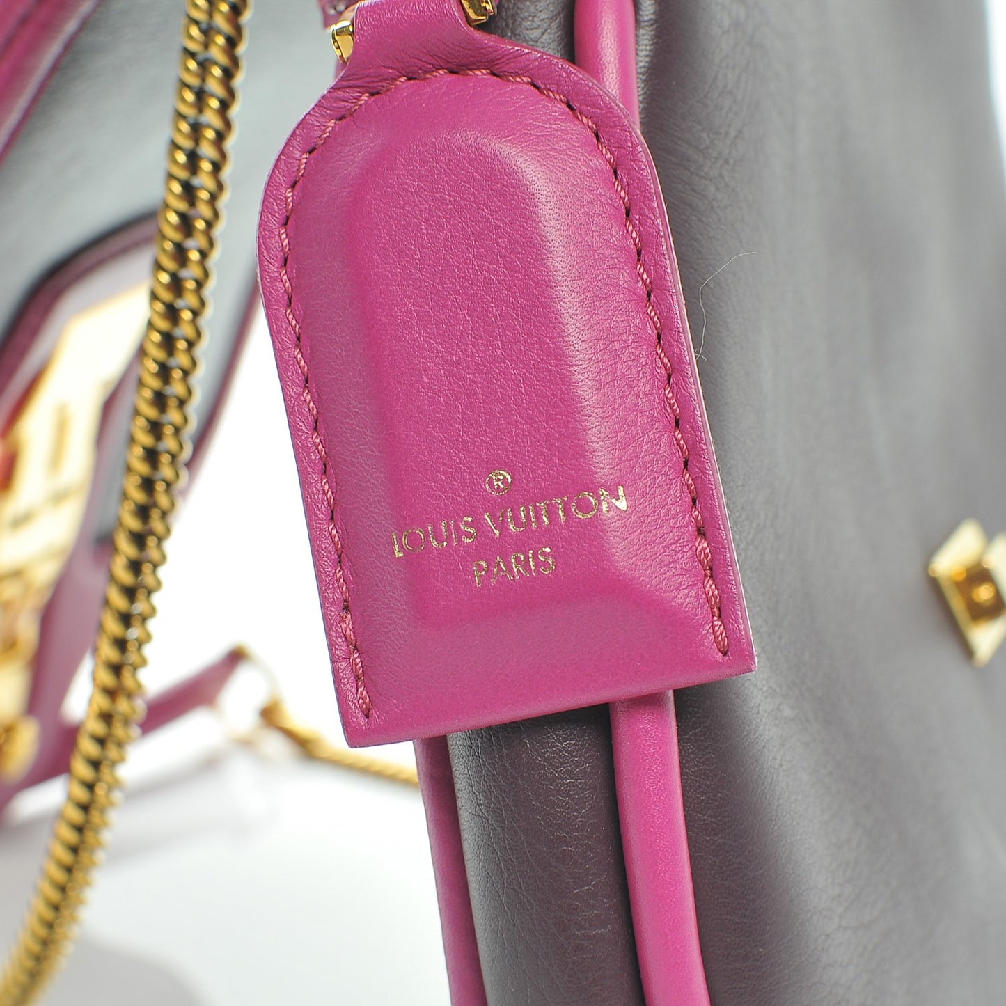 Cuir Art Deco Trapeze Prune Cyclamen