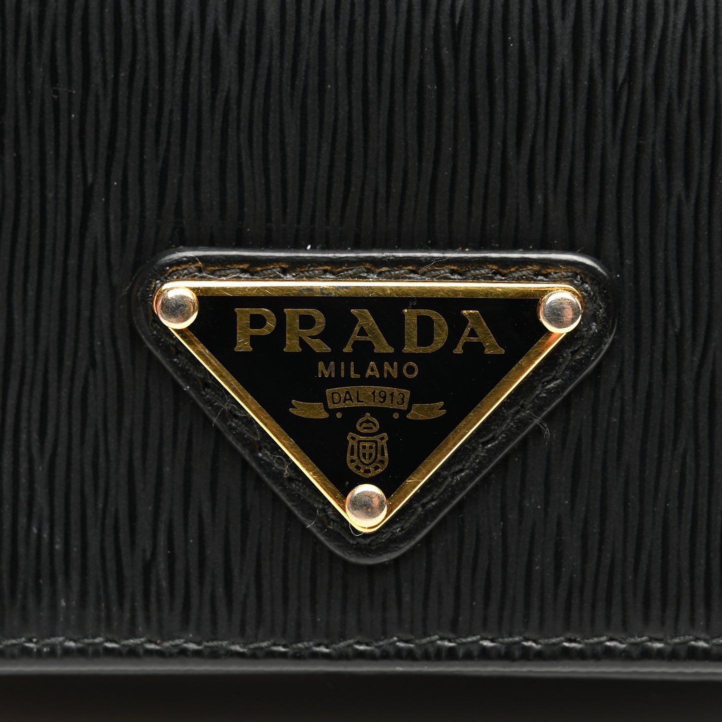 Vitello Move Triangle Logo Card Holder Black