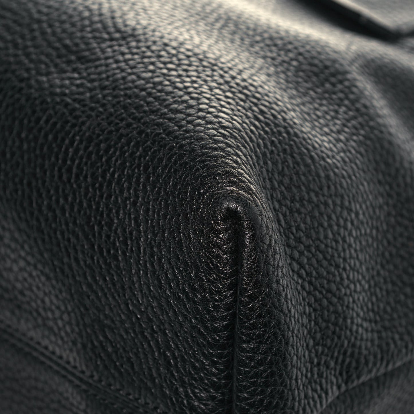 London Grainy Calfskin Medium Baynard Tote Black