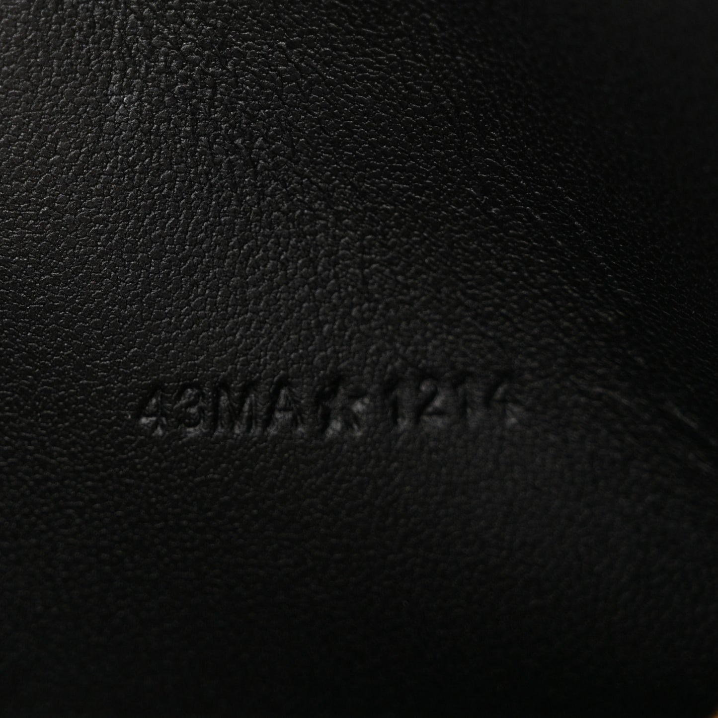 Supple Calfskin Cannage Caro Cosmos Zipped Card Holder Black