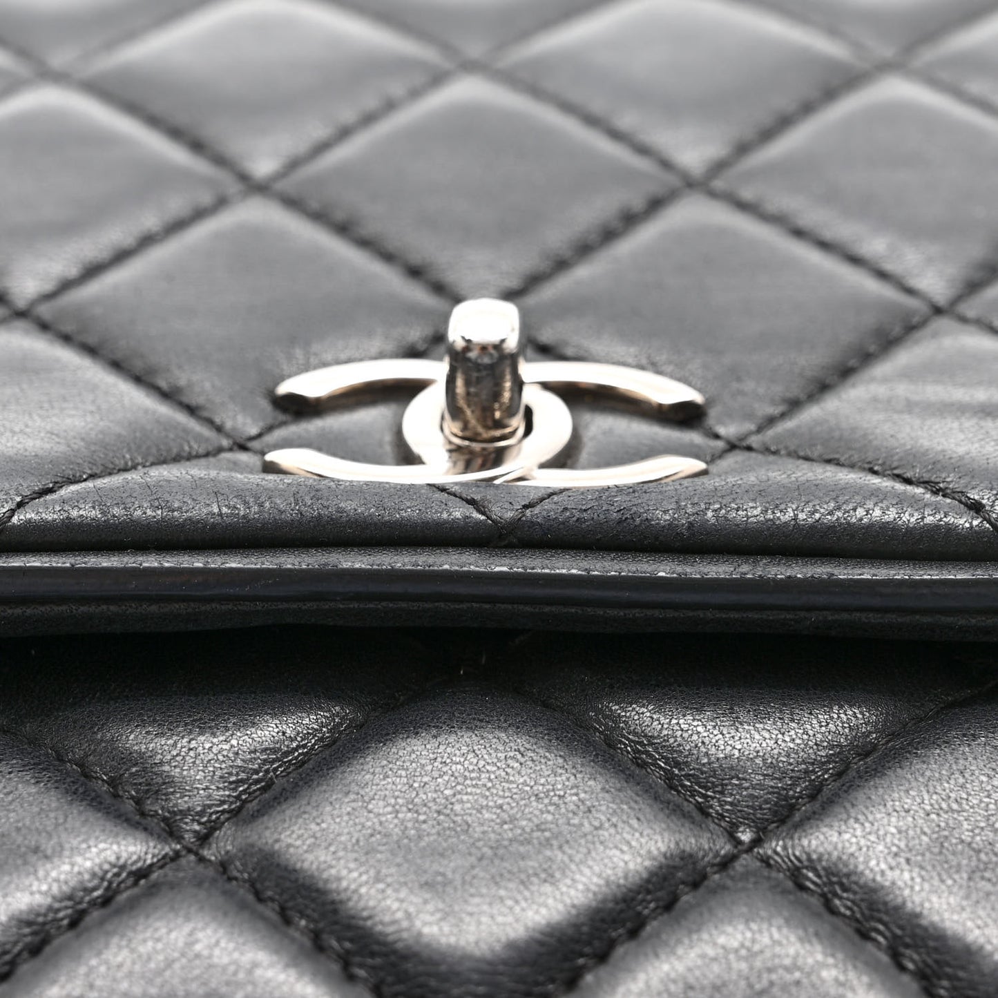 Lambskin Quilted Large Pagode Piping Flap Black