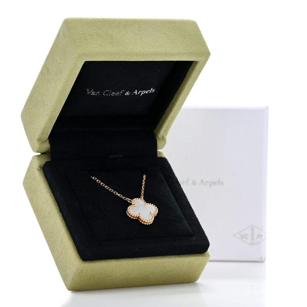 18K Yellow Gold Mother of Pearl Vintage Alhambra Pendant Necklace