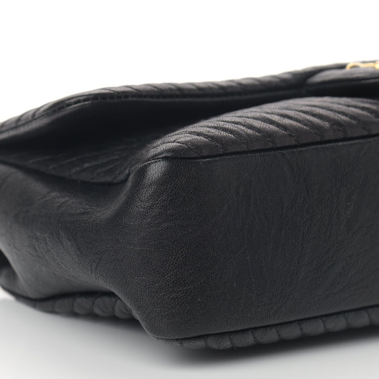 Wrinkled Lambskin Chevron Quilted Medium Surpique Flap Black