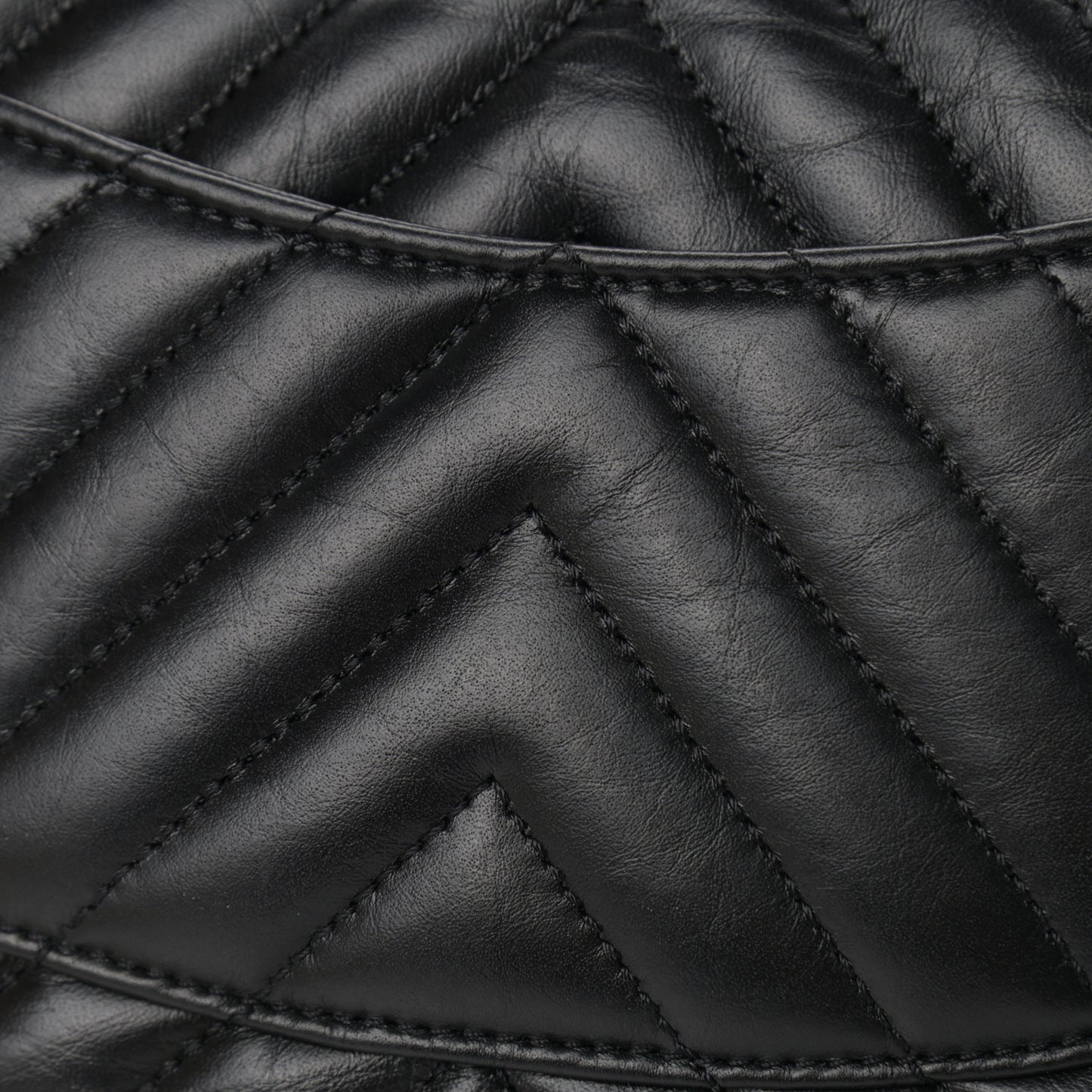 Aged Calfskin Chevron Quilted 2.55 Reissue Mini Flap So Black