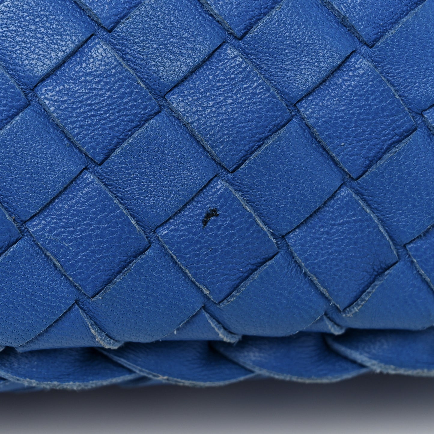 Nappa Intrecciato Medium Veneta Hobo Signal Blue