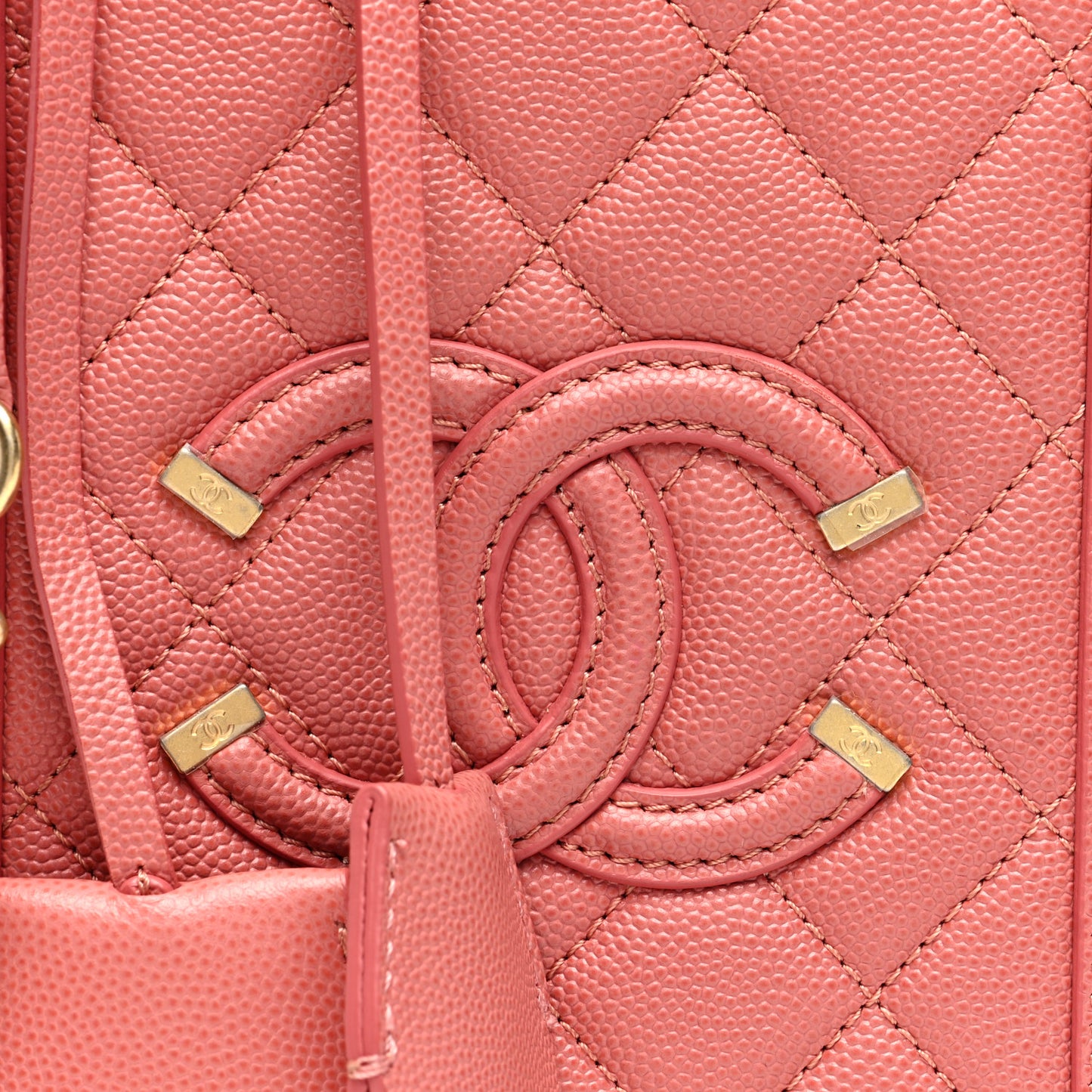 Caviar Quilted CC North South Filigree Vanity Case Pink