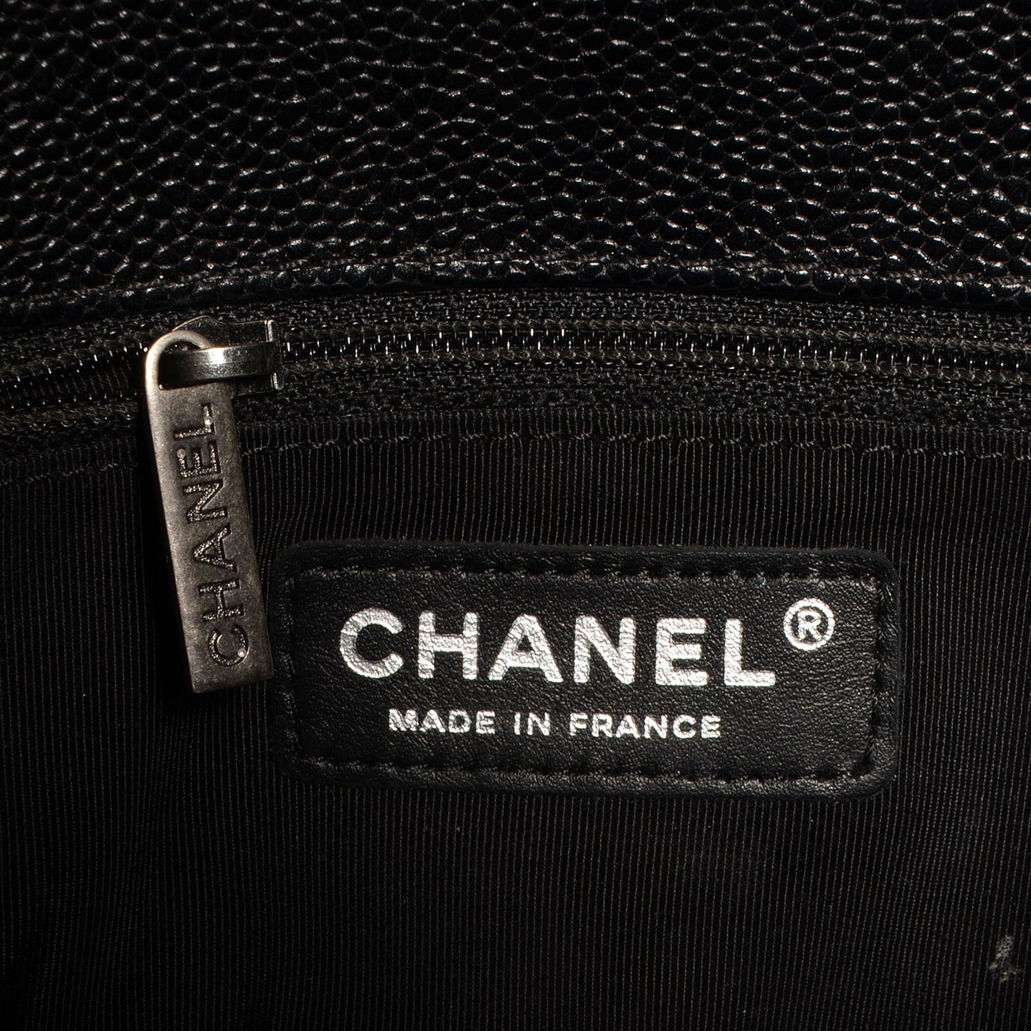 Caviar Medium Boy Flap Black