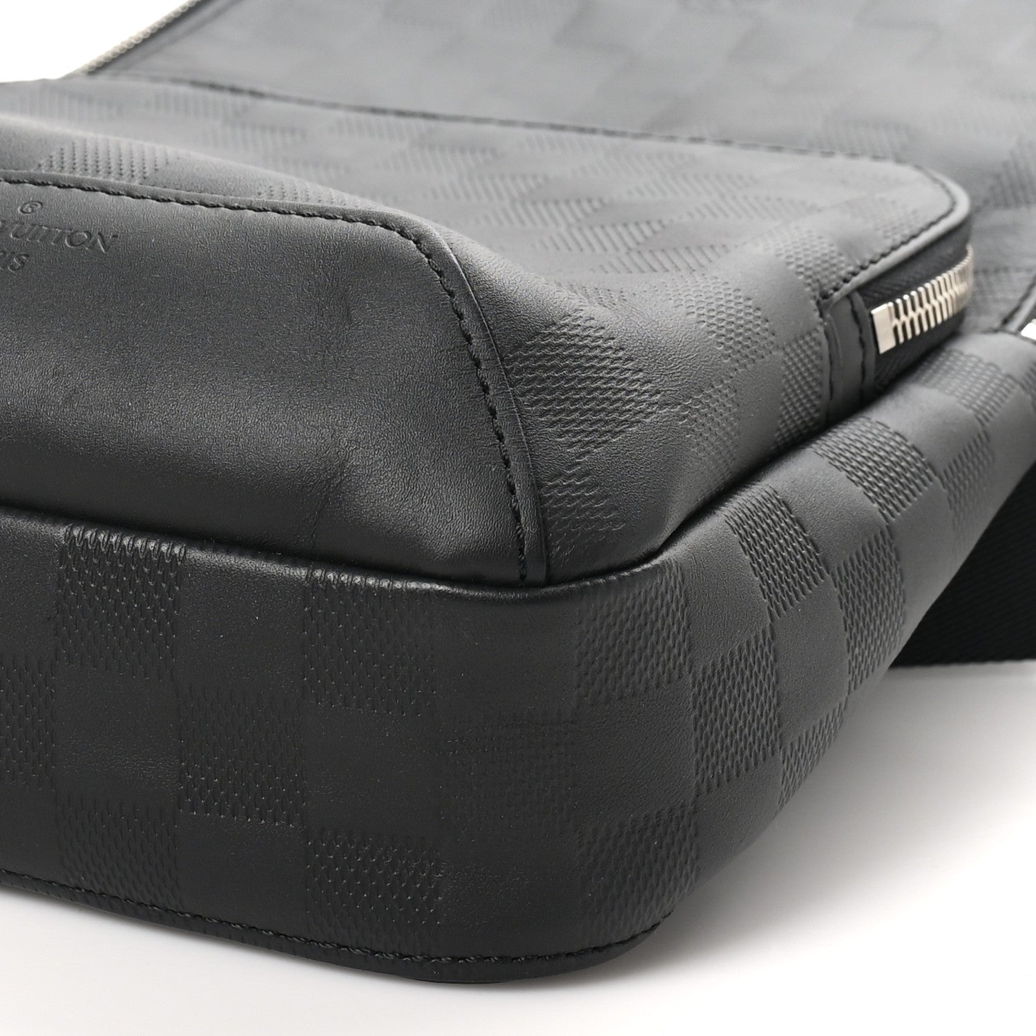 Louis Vuitton Damier Infini Avenue Sling Bag Onyx 9 of 10