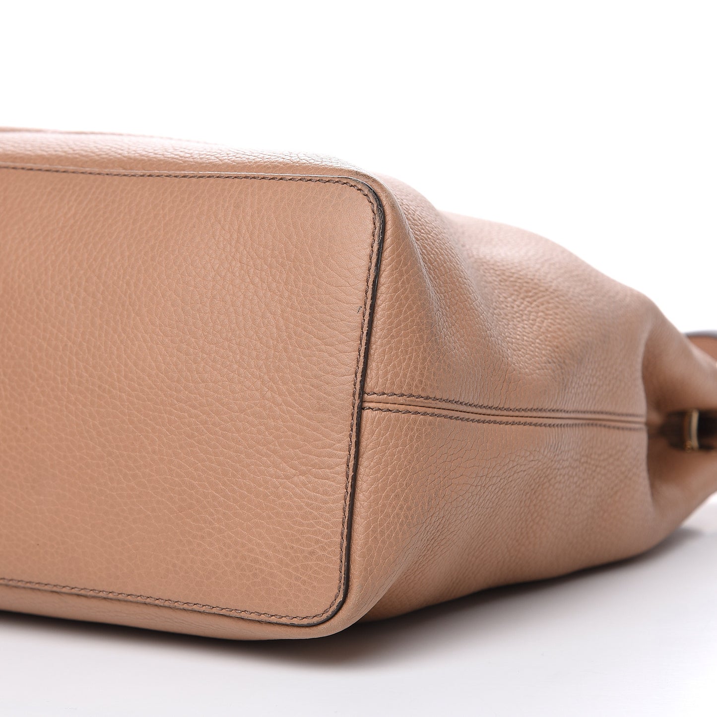 Pebbled Calfskin Large Soho Hobo Camelia