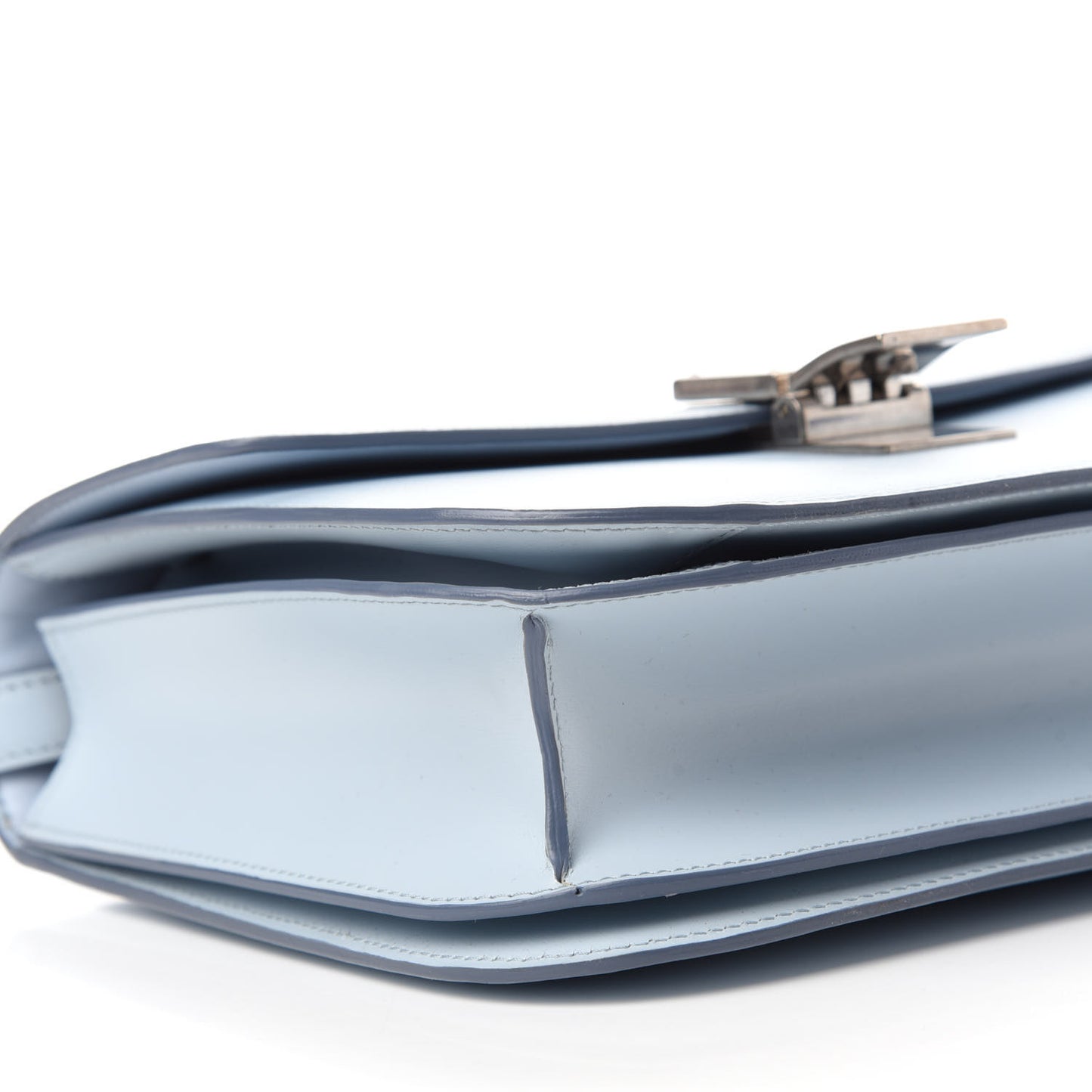 Box Calfskin Medium Classic Box Pale Blue