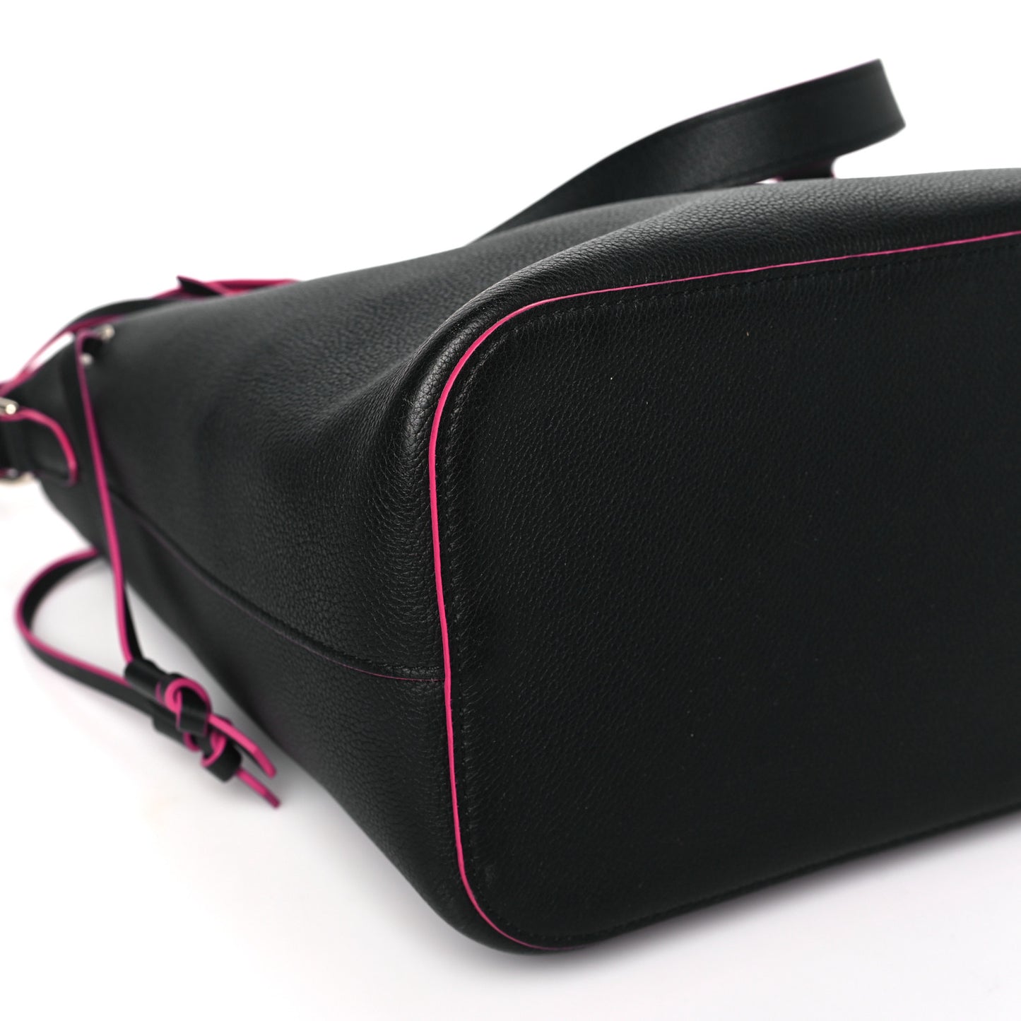 Calfskin Lockme Bucket Black