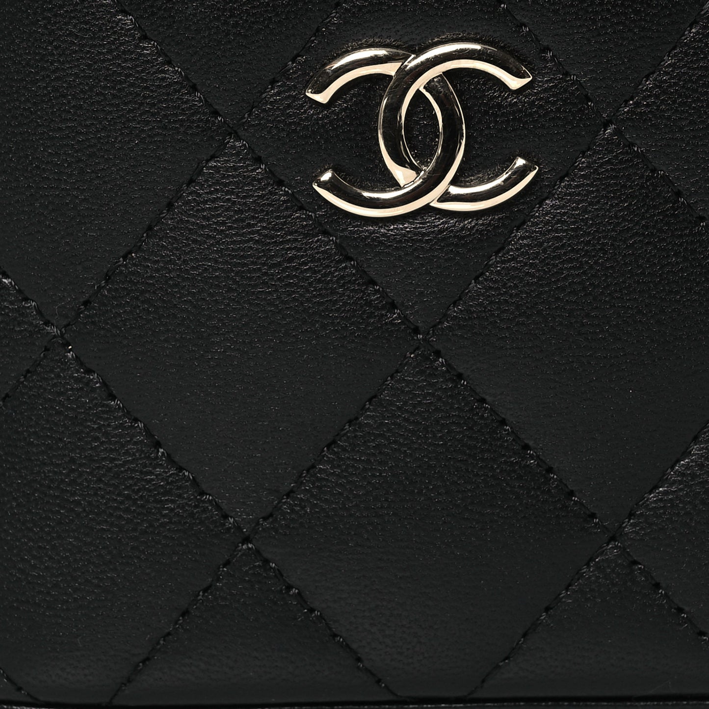 Lambskin Quilted Mini Vanity Case With Pearl Chain Black