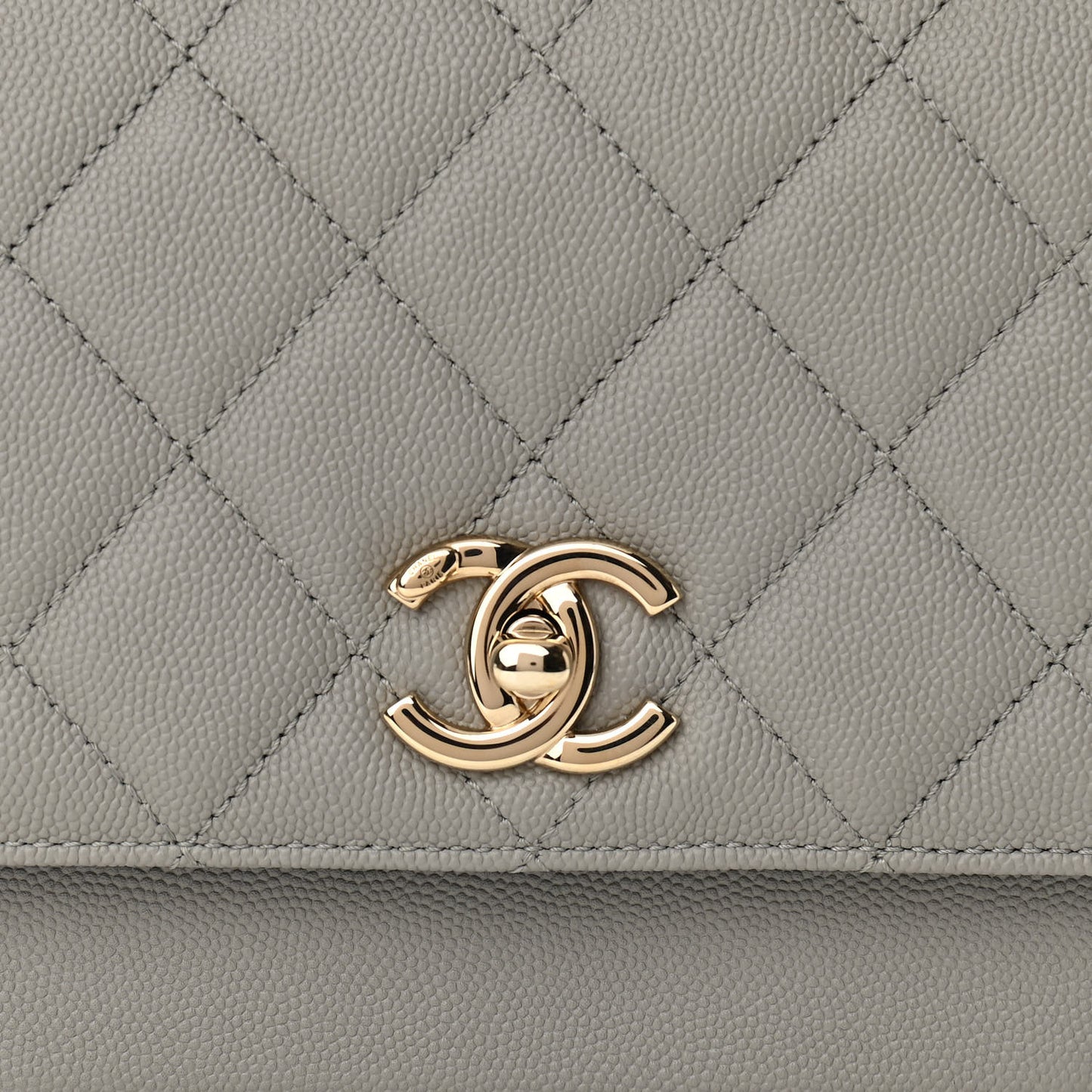 Caviar Quilted Medium Business Affinity Flap Grey
