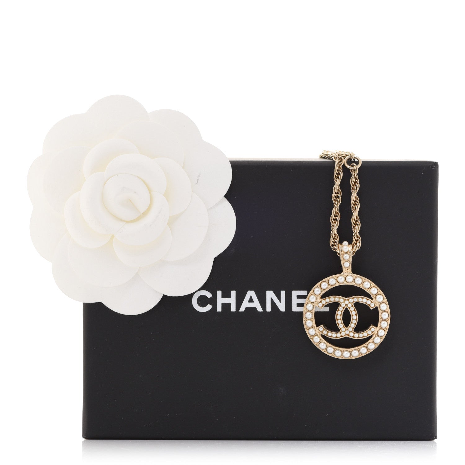 Chanel Pearl CC Round Pendant Necklace Gold 5 of 5