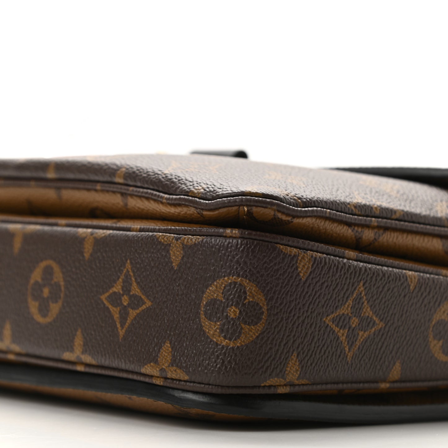 Reverse Monogram Pochette Metis