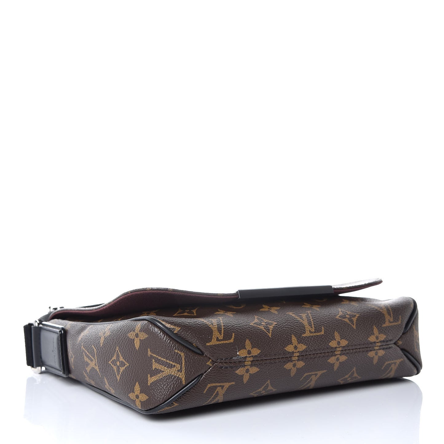 Monogram Macassar District PM