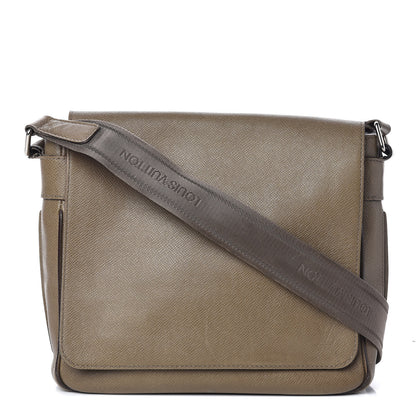 Louis Vuitton Taiga Roman PM Messenger Oural 1 of 27