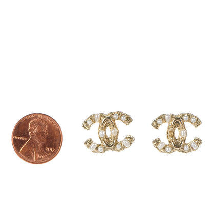 Chanel Pearl CC Earrings Light Gold 2 of 5