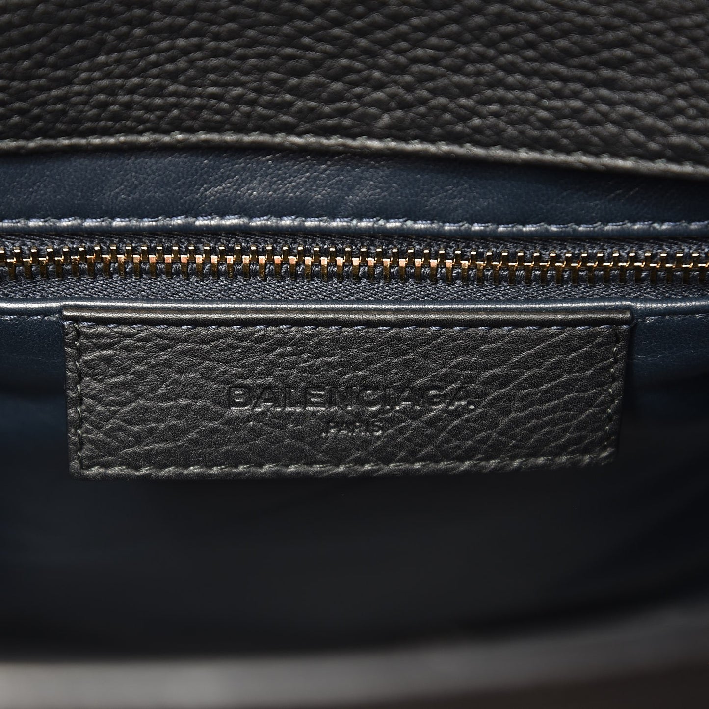 Grained Calfskin M Tube Round Tote Black