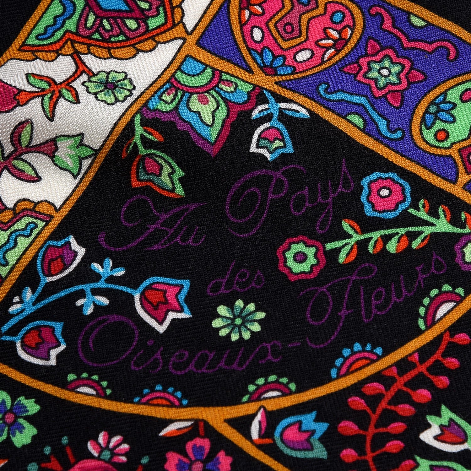 Hermes Cashmere Silk Au Pays Des Oiseaux Fleurs Shawl 140 Noir Fuchsia Vert 5 of 6