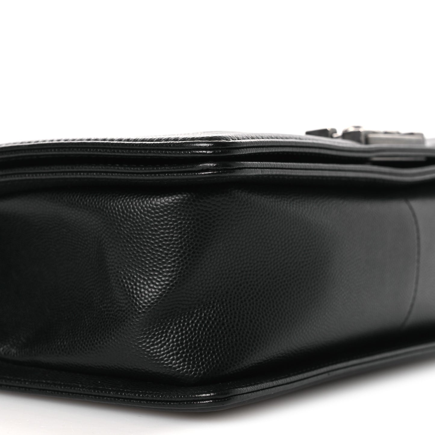 Caviar Quilted Medium Boy Flap Black