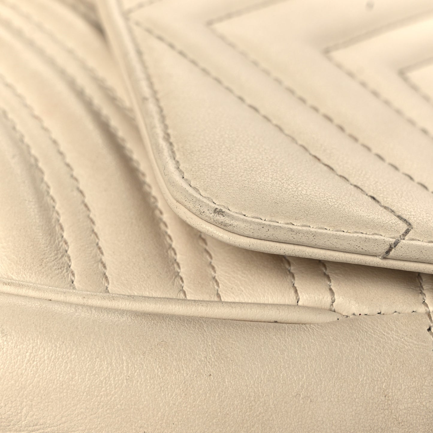 Calfskin Matelasse Small GG Marmont Shoulder Bag White
