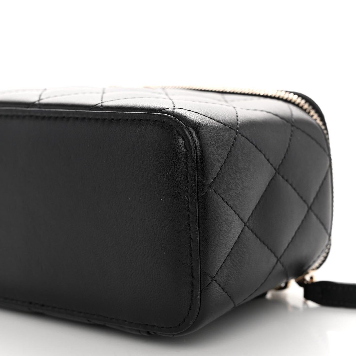 Lambskin Quilted Small Top Handle Vanity Case With Chain Black