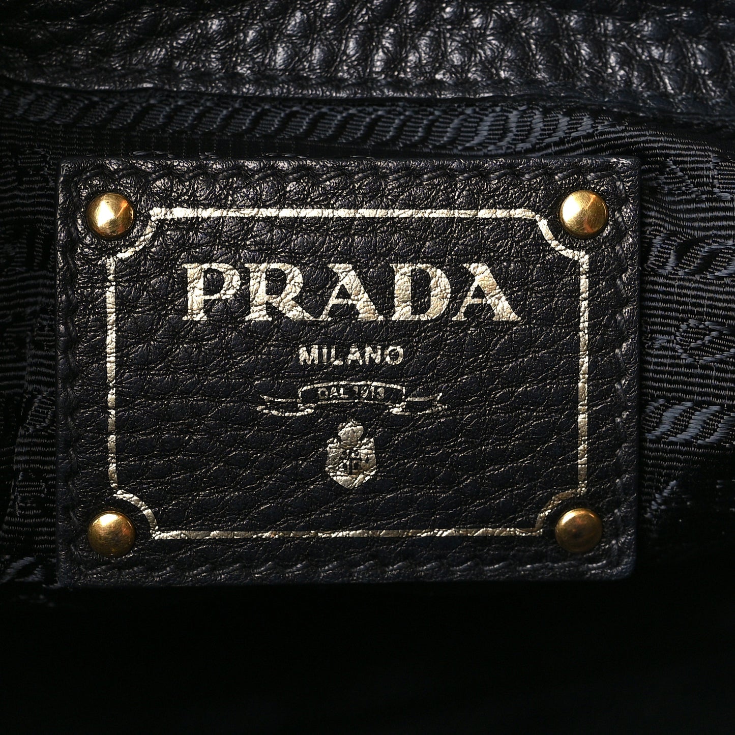 Vitello Daino Shopping Tote Black