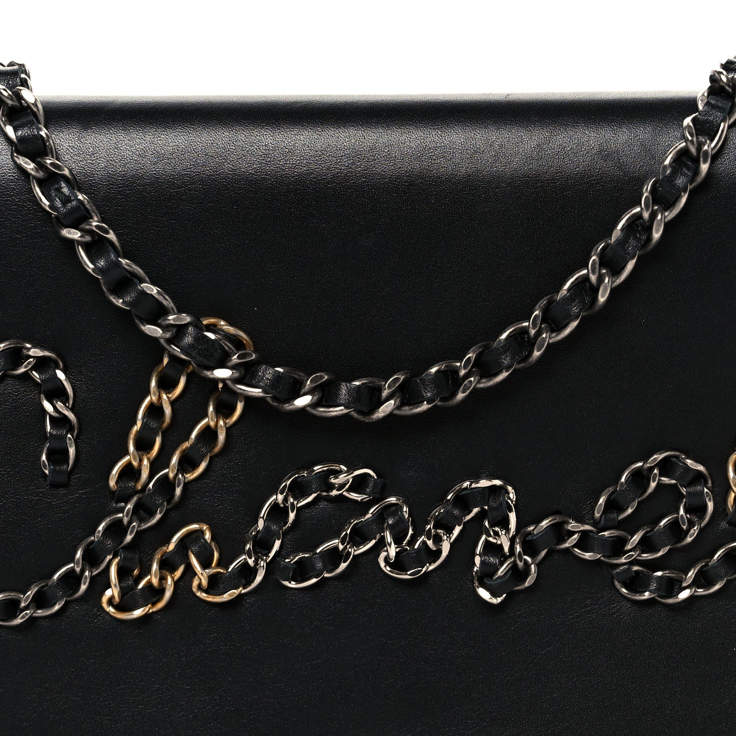 Calfskin Chain 20s Signe Wallet on Chain WOC Black