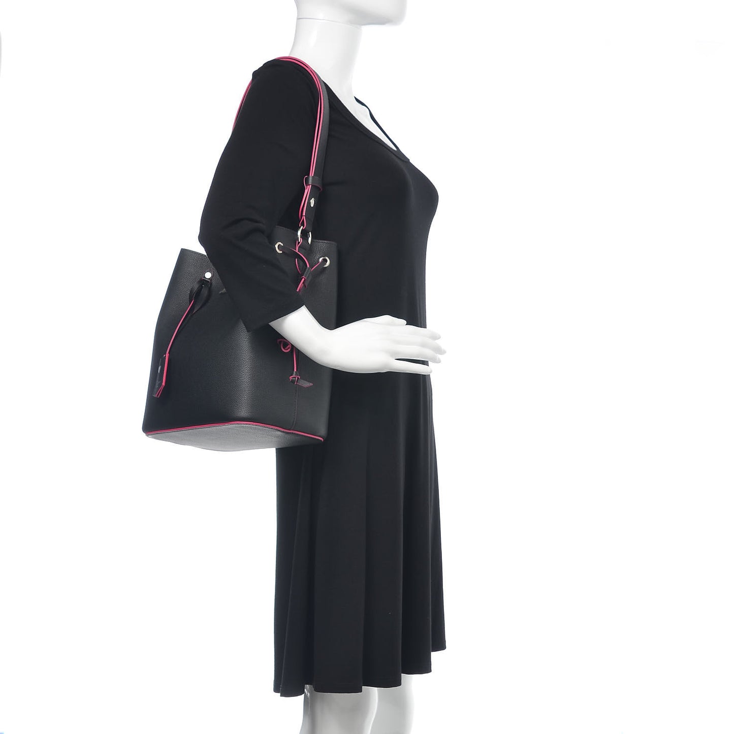 Calfskin Lockme Bucket Black