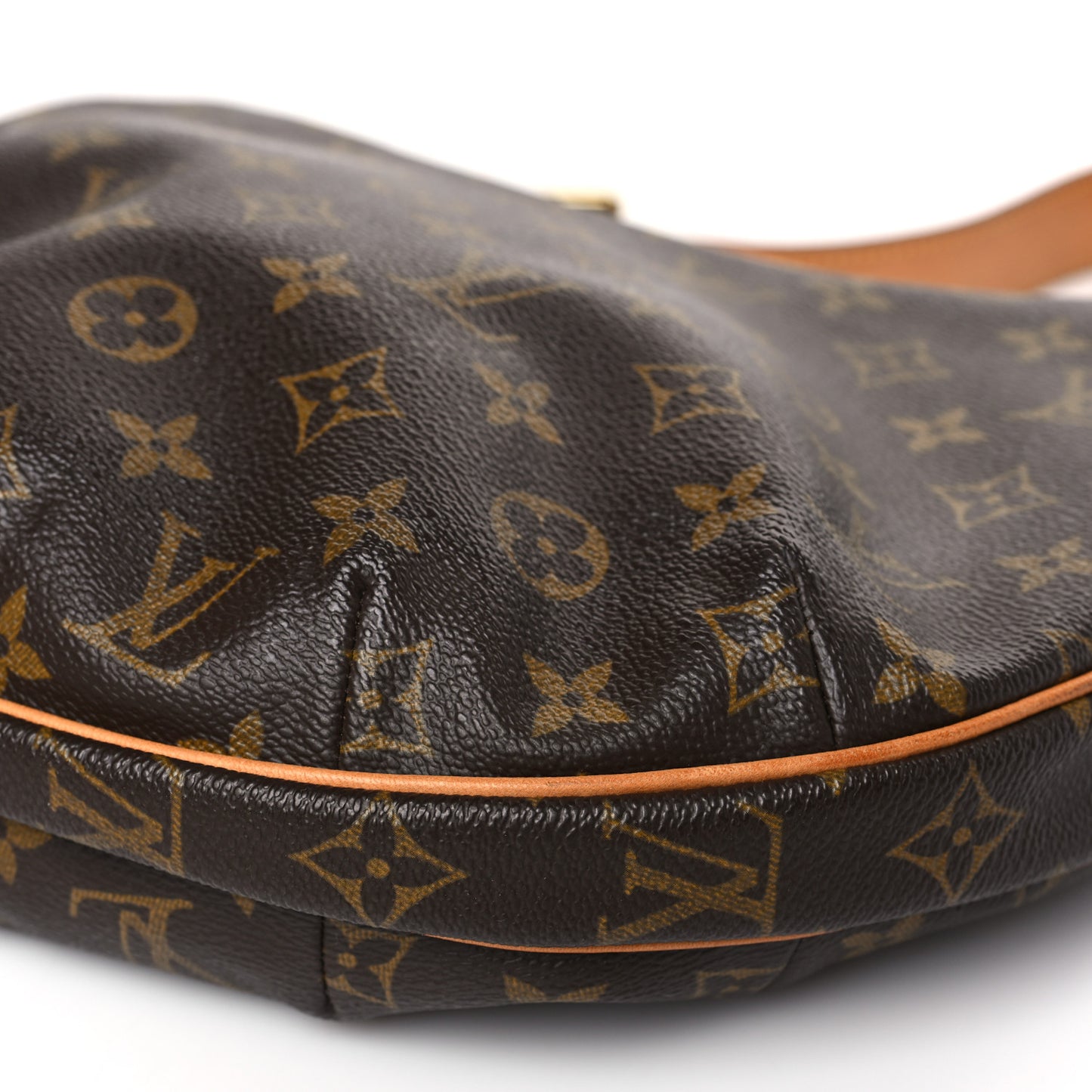 Monogram Croissant MM