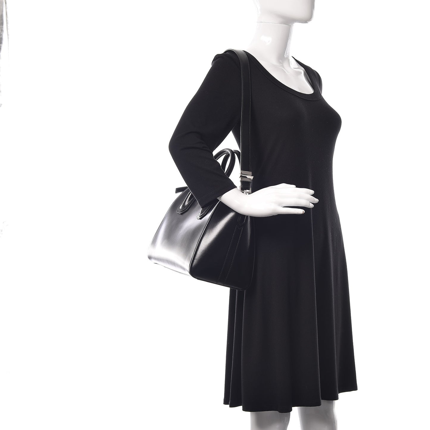 Shiny Lord Calfskin Small Antigona Black