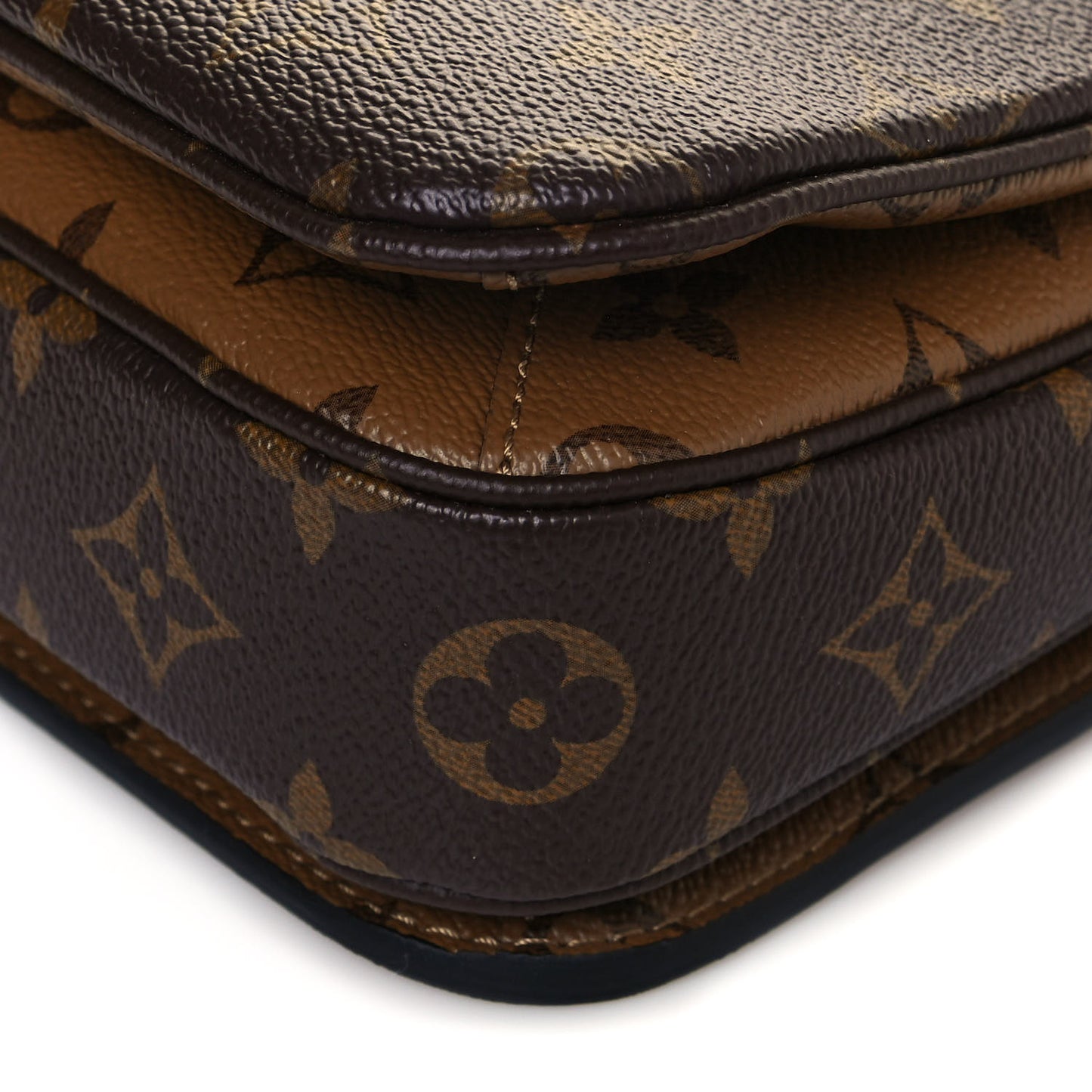 Reverse Monogram Pochette Metis