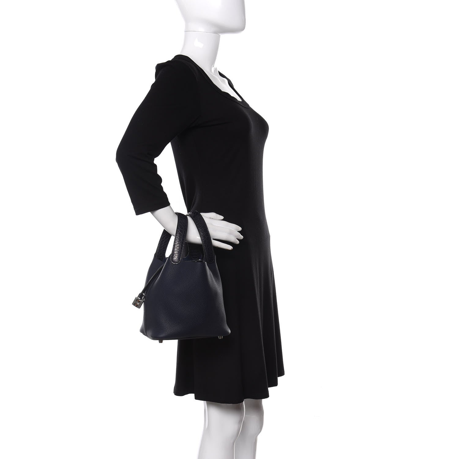 Hermes Taurillon Clemence Matte Alligator Picotin Lock Touch 18 PM Bleu Nuit 2 of 11