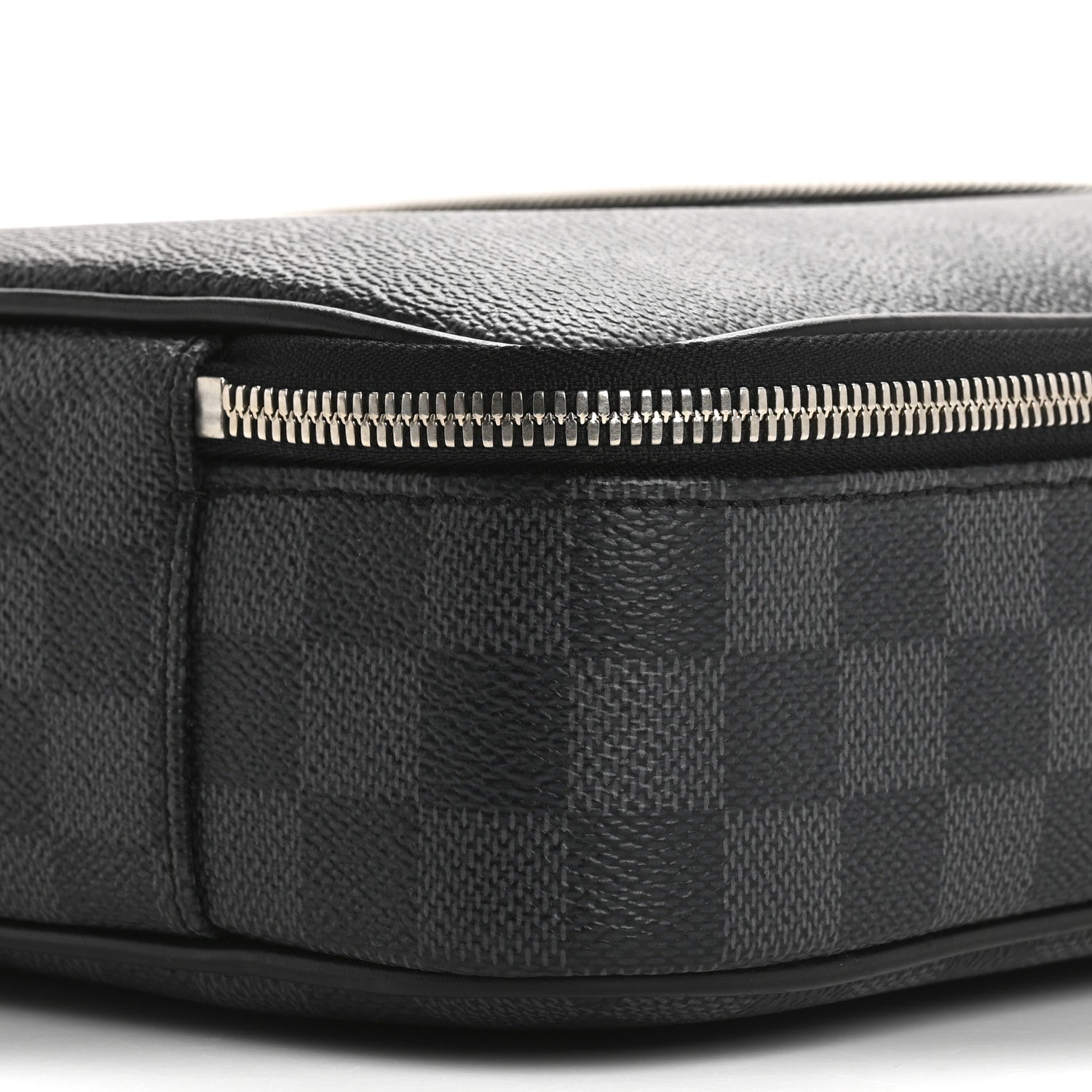 Louis Vuitton Damier Graphite Steeve 7 of 15