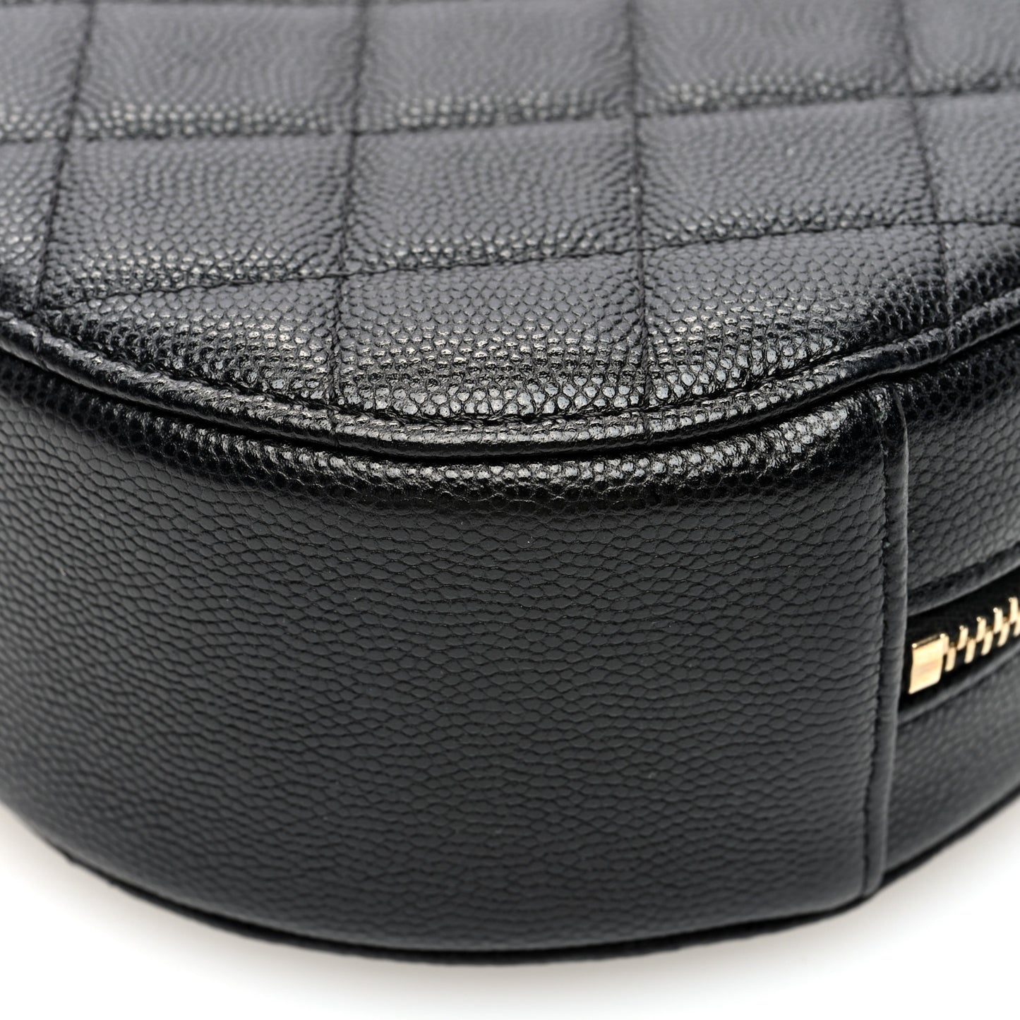 Caviar Quilted Round Clutch With Chain Black