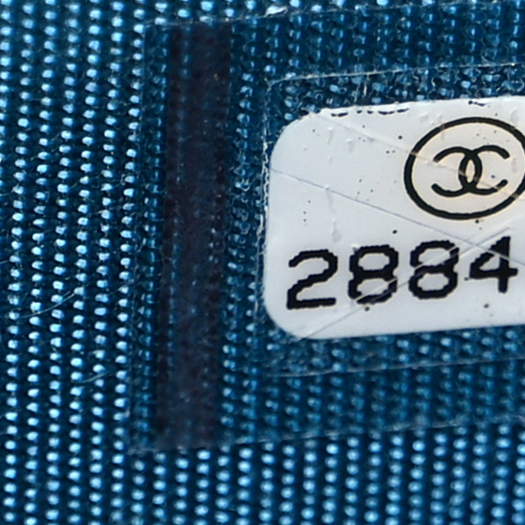 Shiny Goatskin Quilted Medium Chanel 19 Zipped Wallet Turquoise