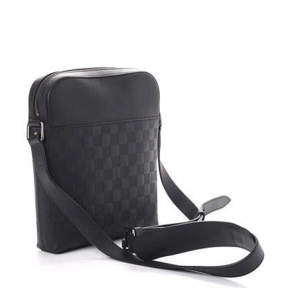 Louis Vuitton Damier Infini District Pochette Onyx 3 of 8