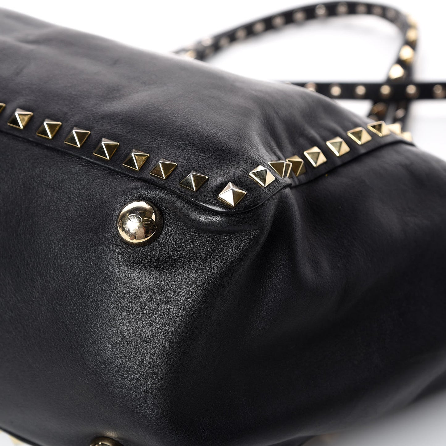 Vitello Medium Rockstud Tote Black