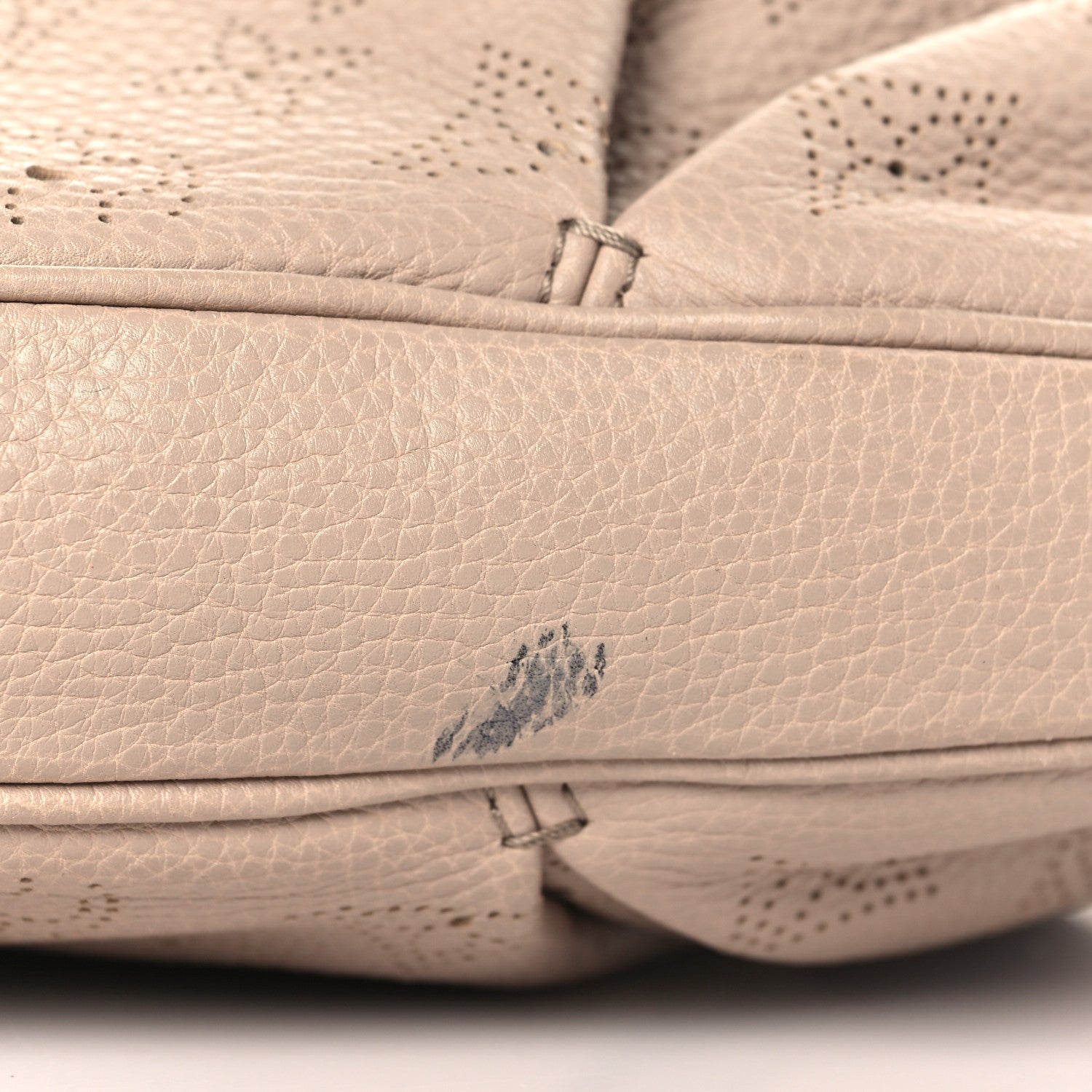 Louis Vuitton Mahina Selene PM Sandy 9 of 10