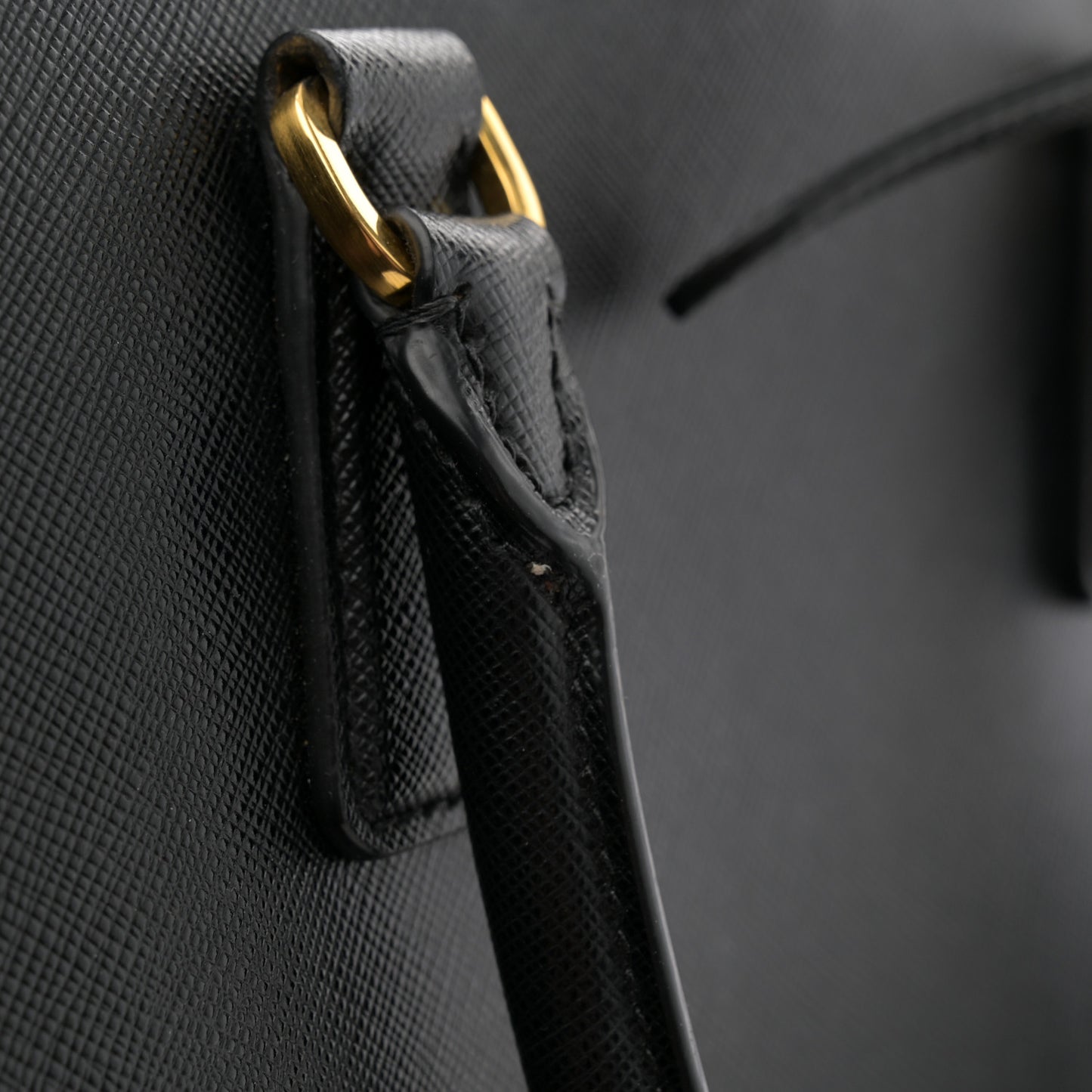 Saffiano Lux Medium Galleria Double Zip Tote Black