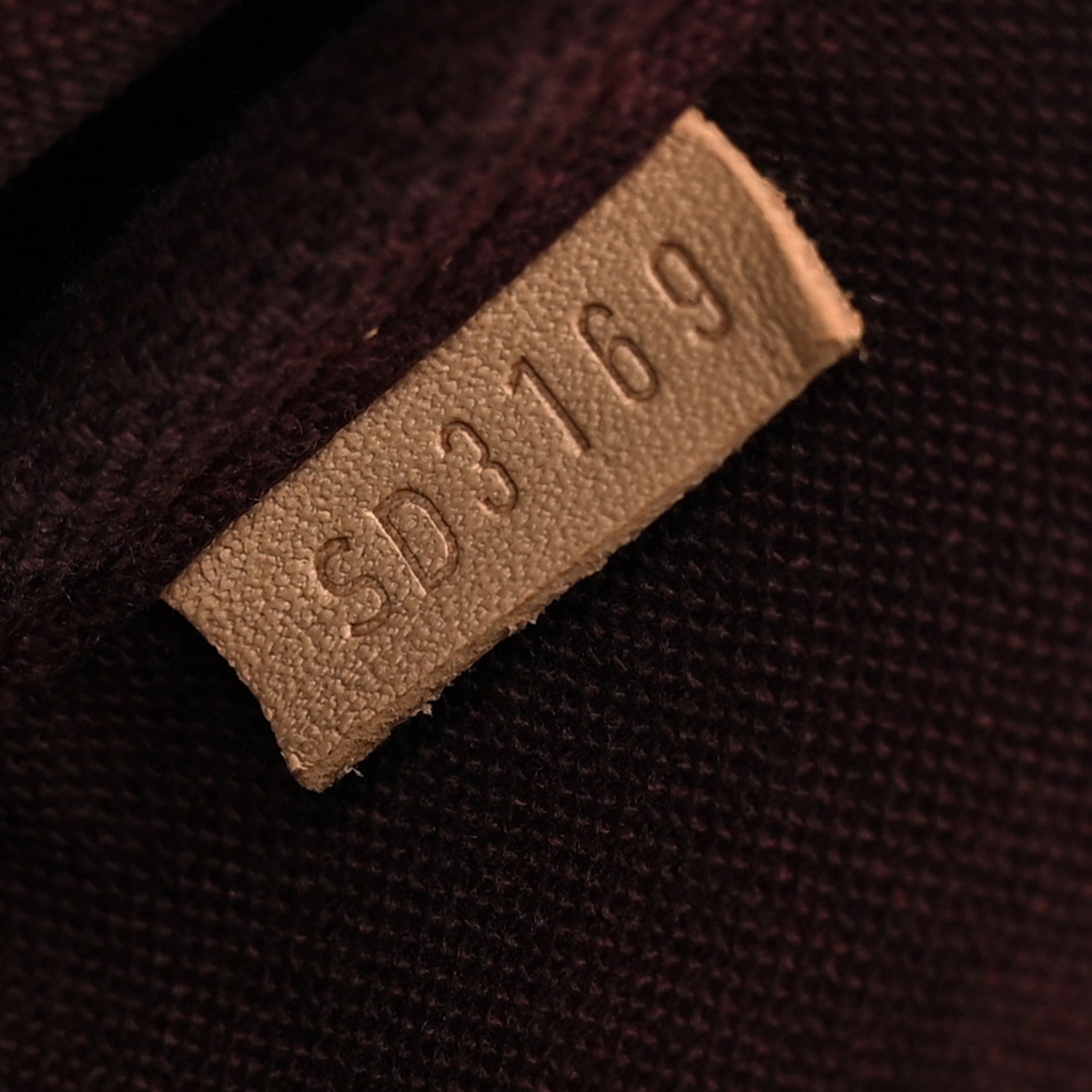 Louis Vuitton Monogram Favorite MM 7 of 12