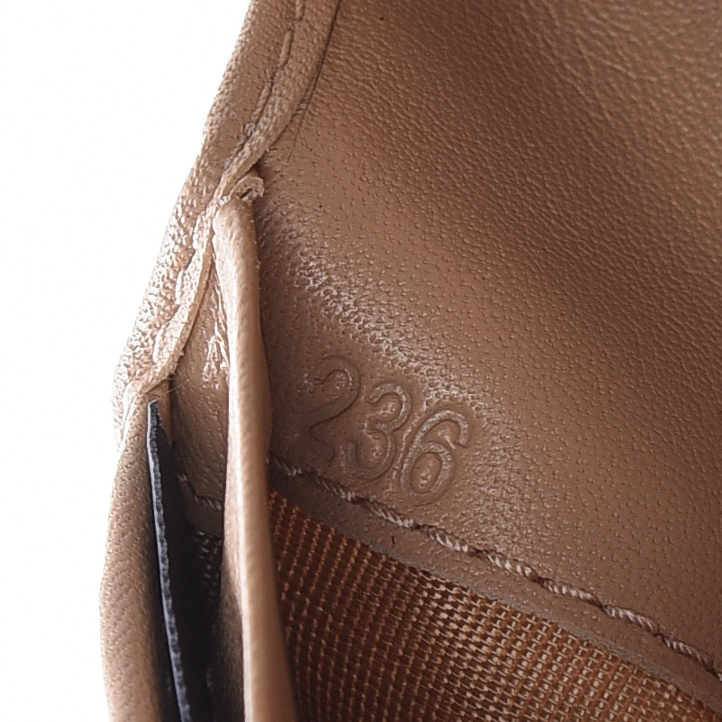Vitello Move Metal Zip Around Wallet Cammeo